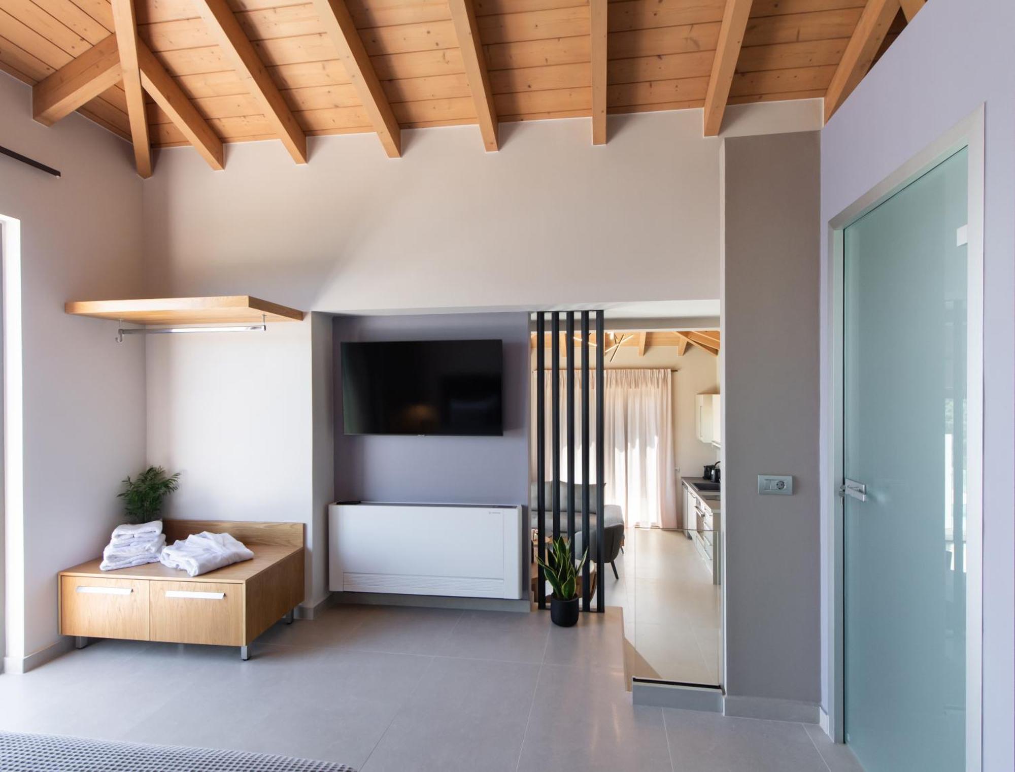 Highview Luxury Suites Katouna Екстер'єр фото
